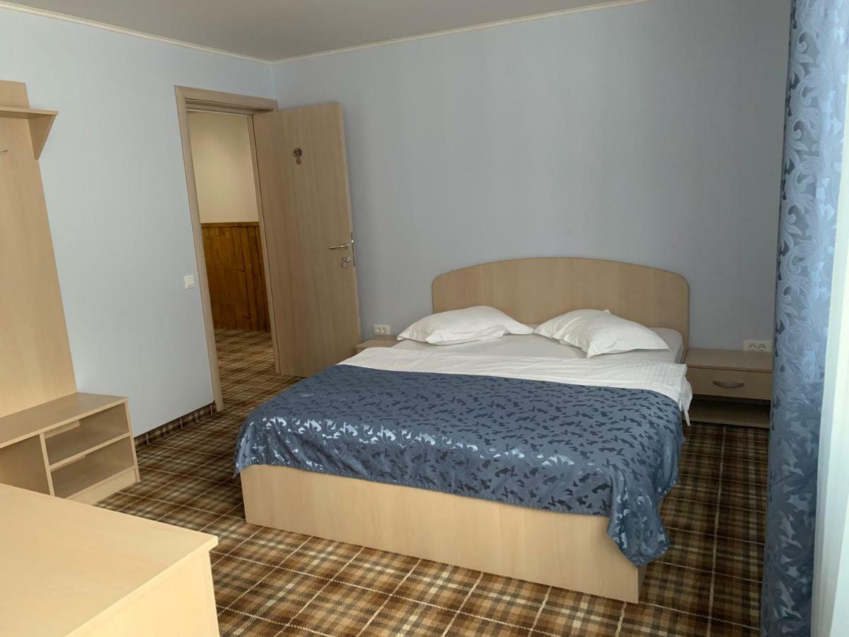 Vila Curcubeu Hotel Busteni Exterior photo